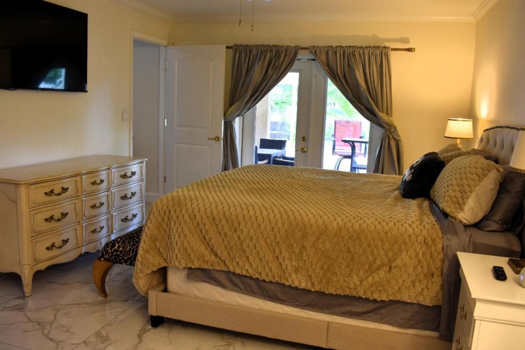 120 Sunflower Circle, Royal Palm Beach, FL 33411 Photo