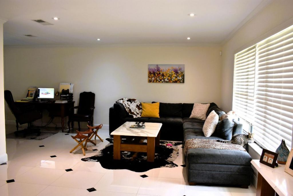 120 Sunflower Circle, Royal Palm Beach, FL 33411 Photo