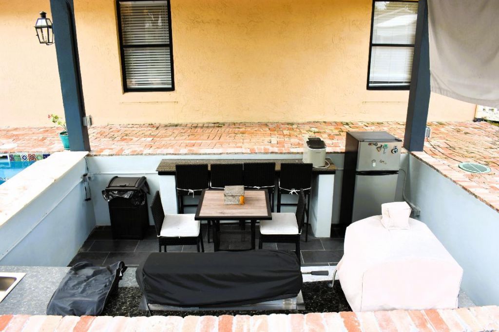 120 Sunflower Circle, Royal Palm Beach, FL 33411 Photo