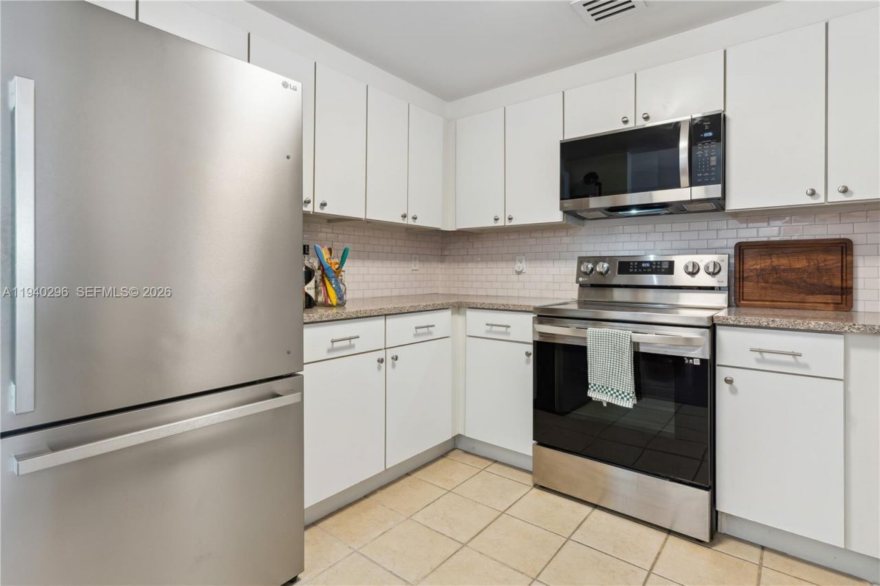 1250 S Miami Ave, Unit 2106, Miami, FL 33130 Photo