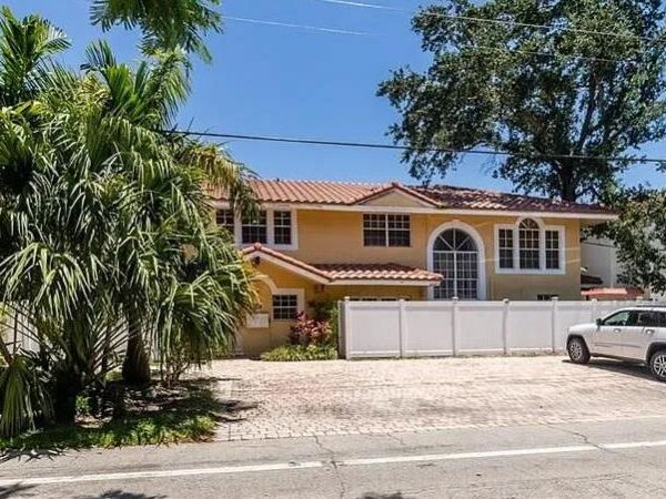 1101 NE 6th Street, Unit C, Fort Lauderdale, FL 33304