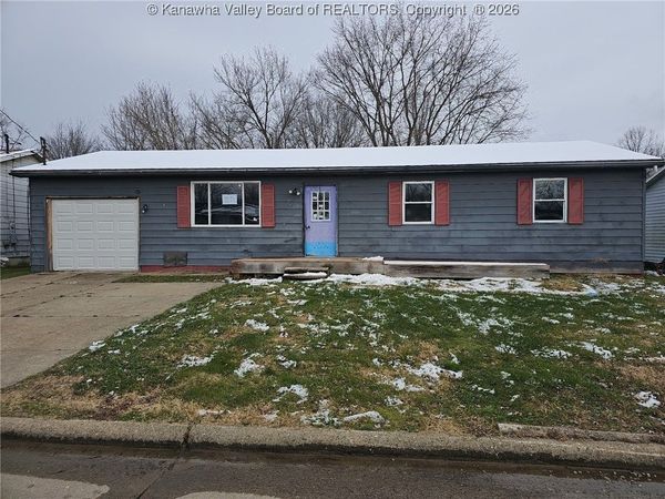 94 Elm Street, Davisville, WV 26142