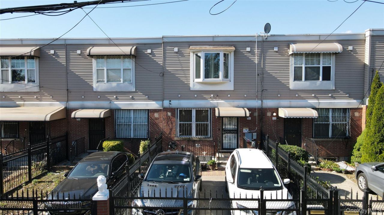 660 Williams Avenue, Brooklyn, NY 11207 Main Photo