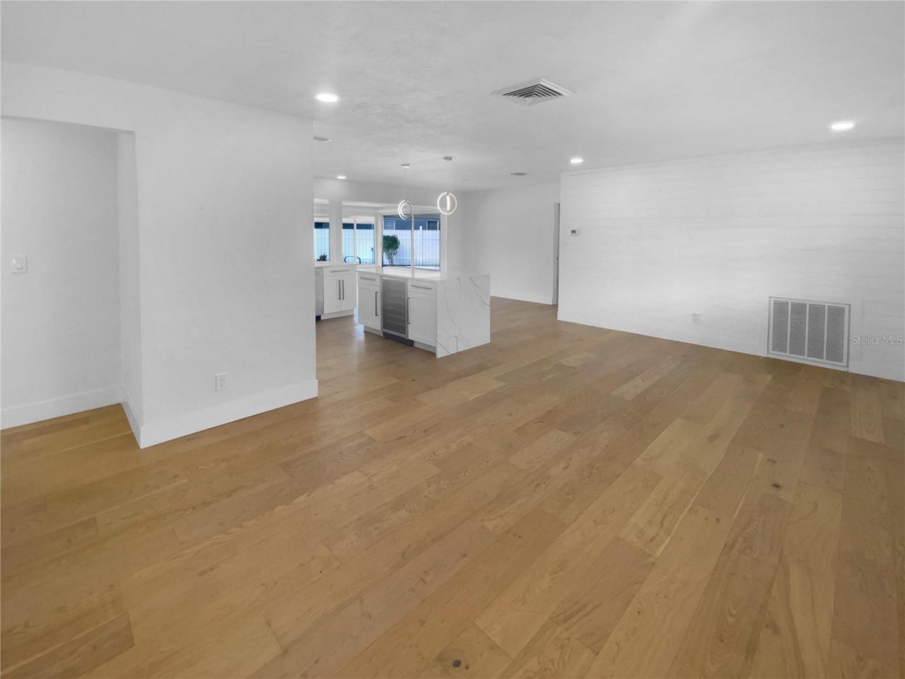 8001 13th Avenue S, Saint Petersburg, FL 33701 Photo