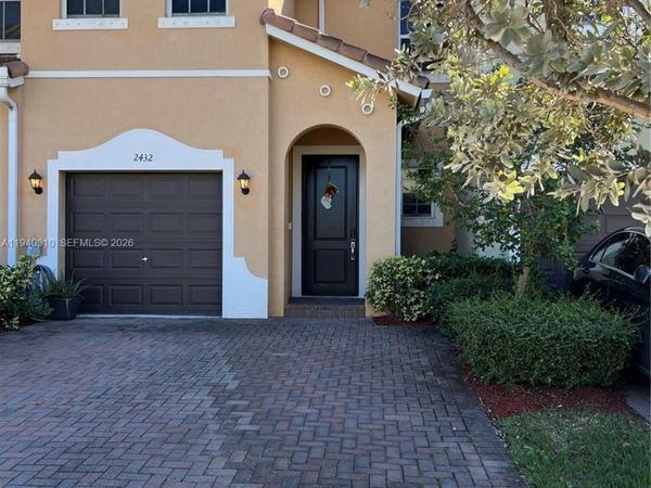 2432 SE 15th St, Homestead, FL 33035