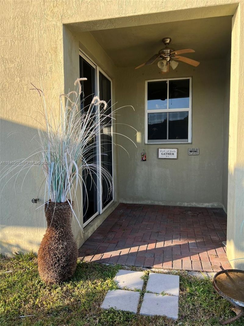 2432 SE 15th St, Homestead, FL 33035 Photo