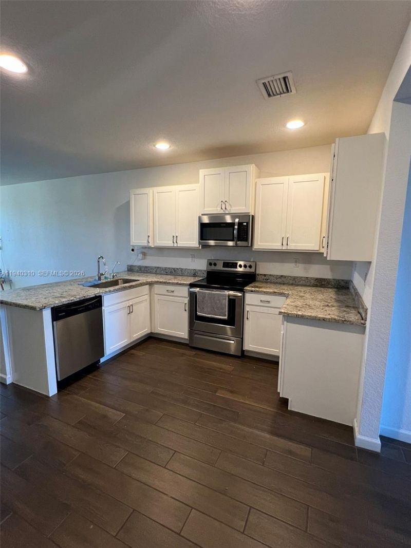 2432 SE 15th St, Homestead, FL 33035 Photo