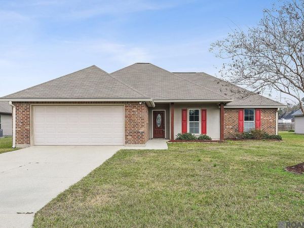 9277 Yellowfin Dr, Denham Springs, LA 70726