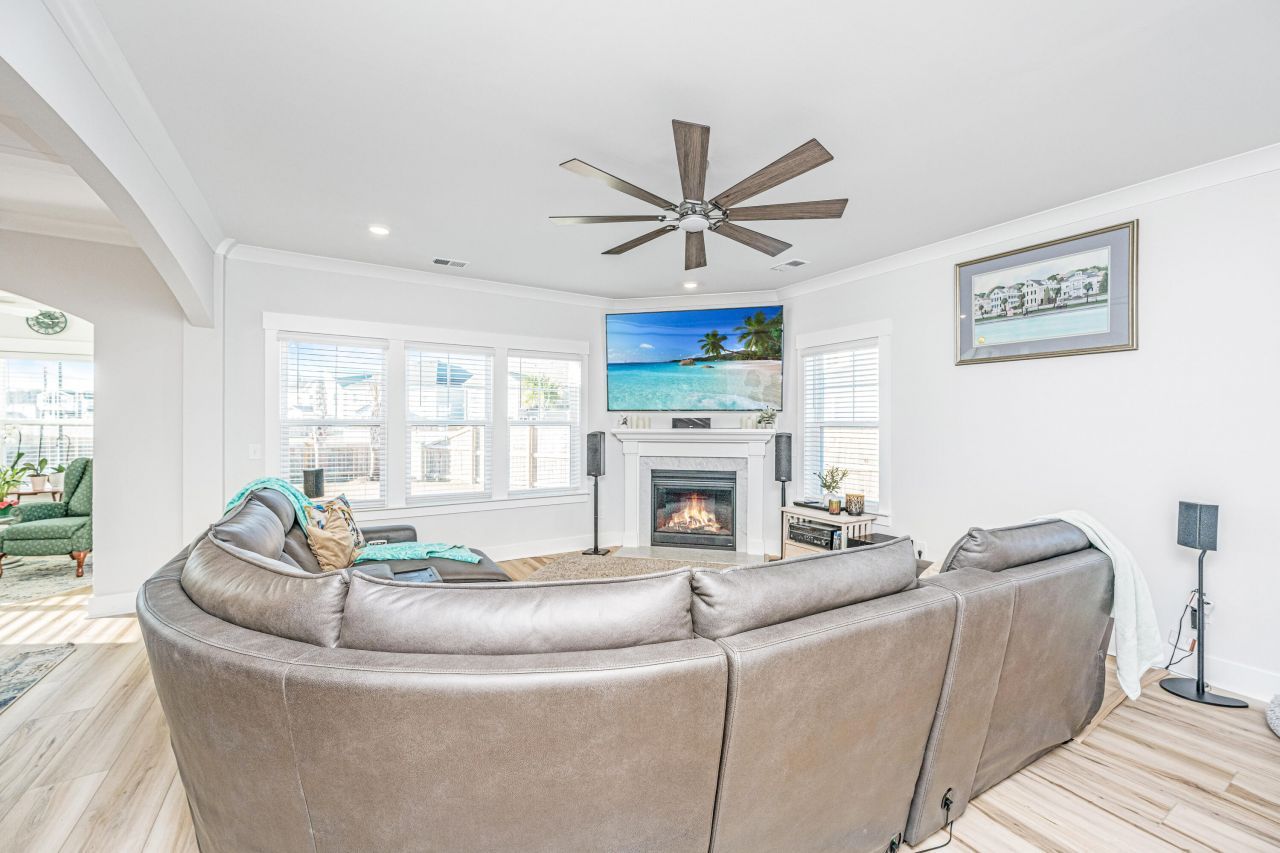 435 Rowley Lane Photo 10