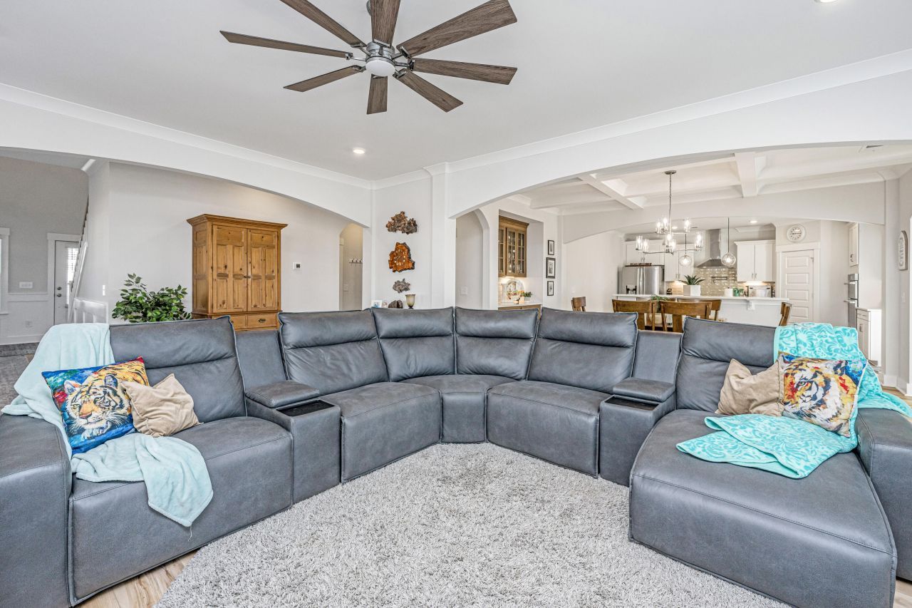 435 Rowley Lane Photo 12