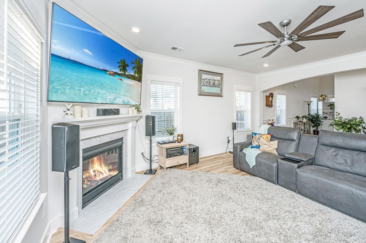 435 Rowley Lane Photo 13