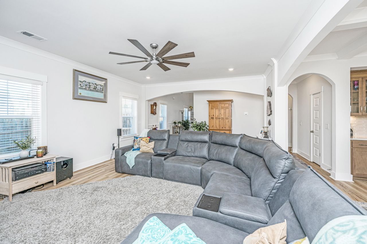 435 Rowley Lane Photo 14