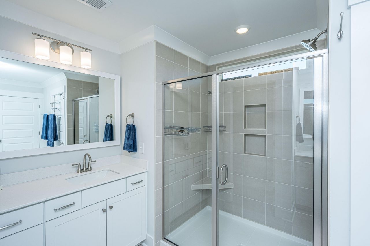 435 Rowley Lane Photo 32