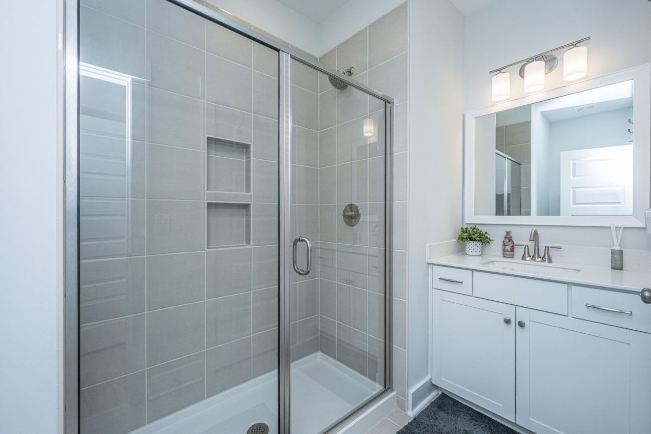 435 Rowley Lane Photo 43