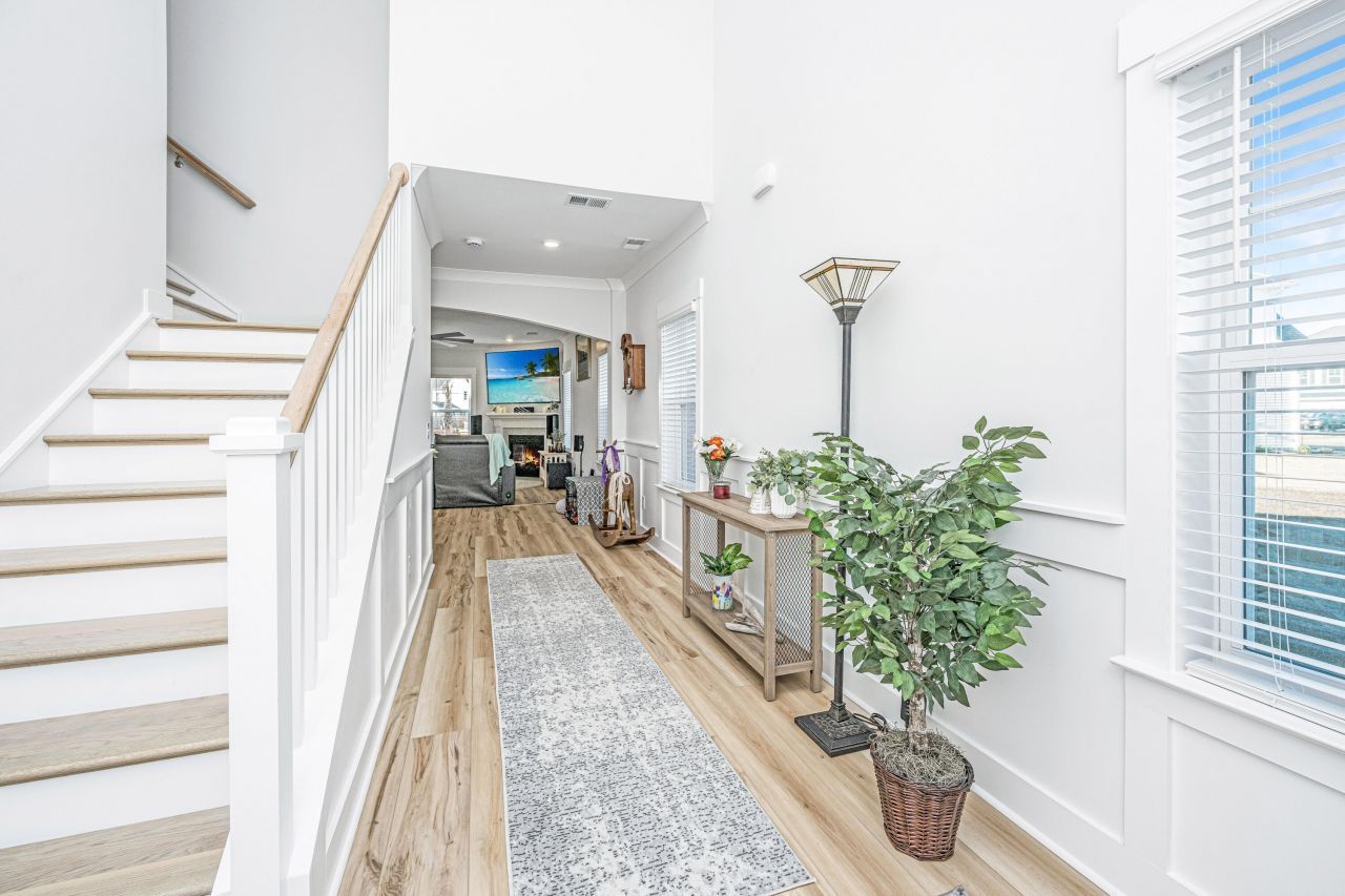 435 Rowley Lane Photo 6