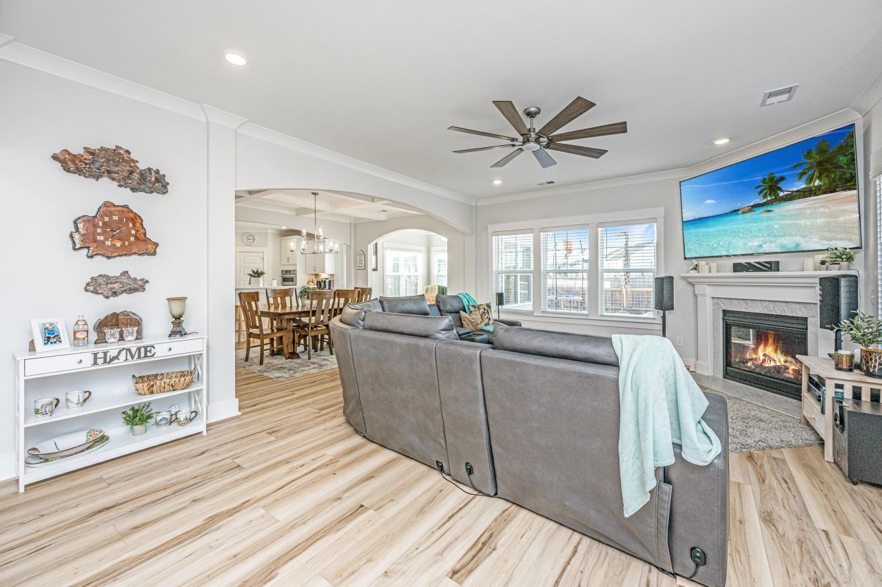 435 Rowley Lane Photo 9