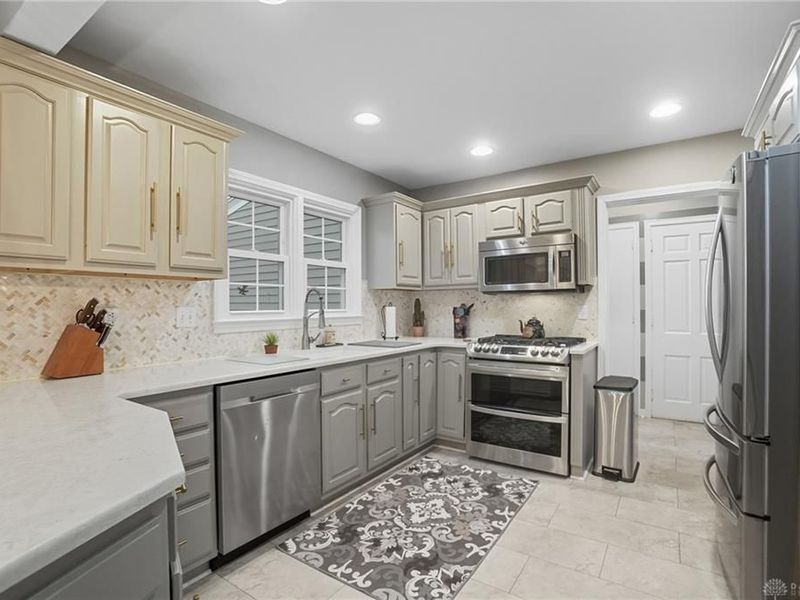 408 Southwood Drive, Springfield, OH 45504 Photo 12