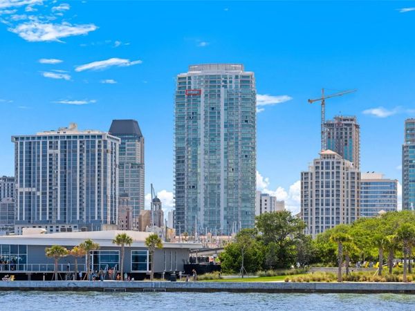 100 1ST AVENUE N, Unit 3902, ST PETERSBURG, FL 33701