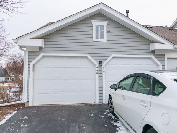 225 Thornapple Court, Unit 225, Buffalo Grove, IL 60089