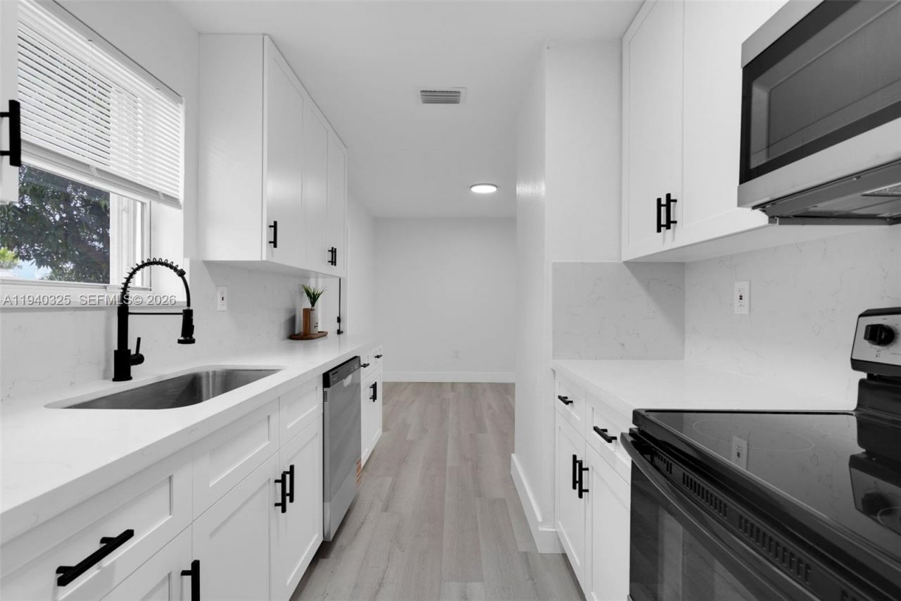 20901 NW 27th Ct , Miami Gardens, FL 33056 Photo