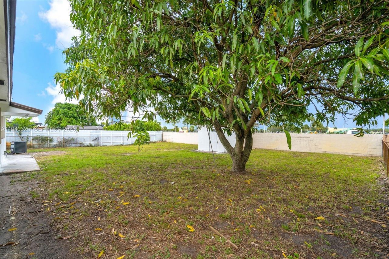 20901 NW 27th Ct , Miami Gardens, FL 33056 Photo