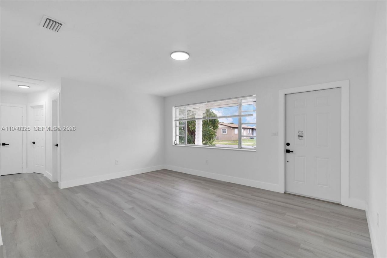 20901 NW 27th Ct , Miami Gardens, FL 33056 Photo