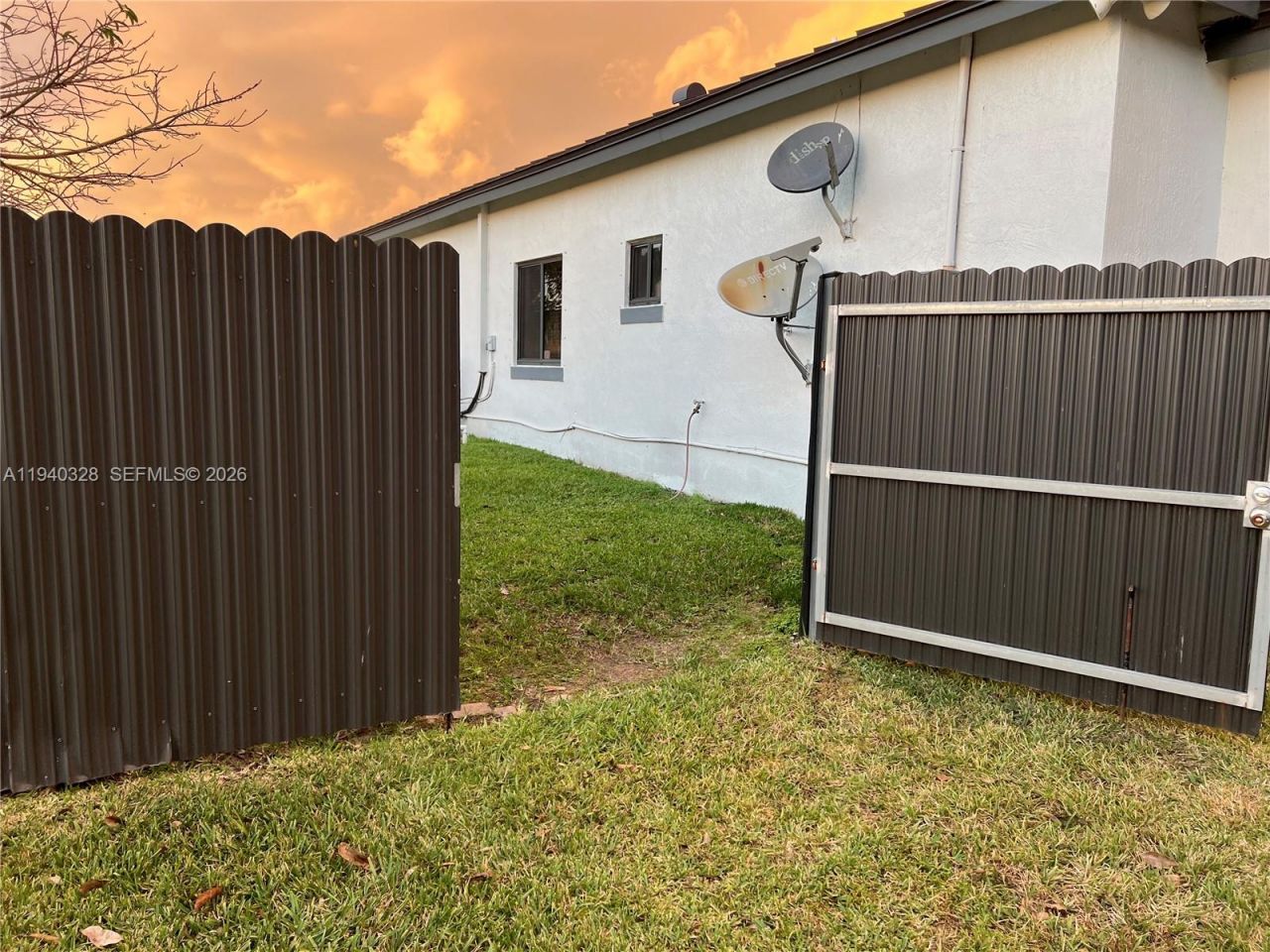 13205 SW 218th Ter, Miami, FL 33170 Photo