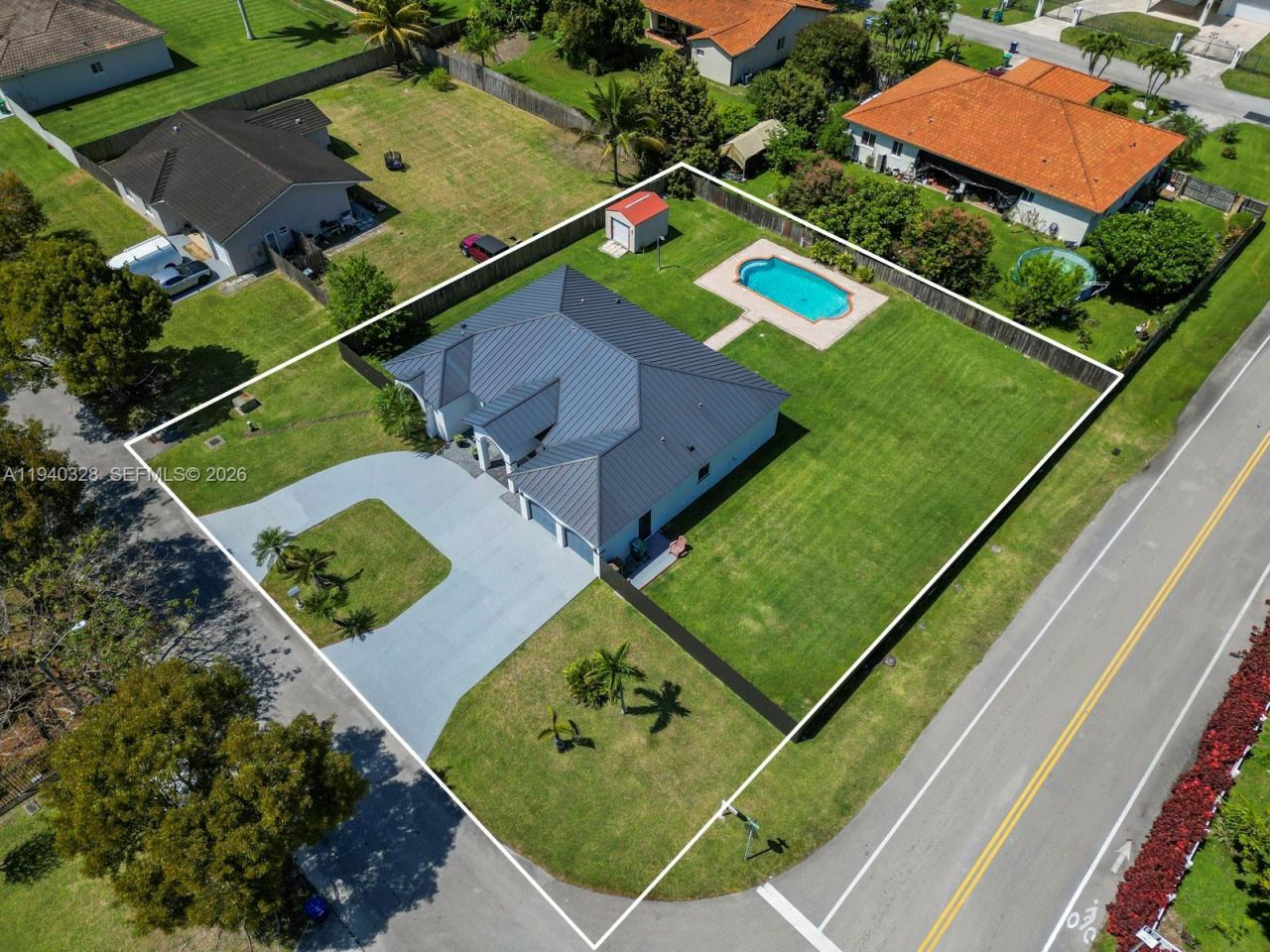 13205 SW 218th Ter, Miami, FL 33170 Photo