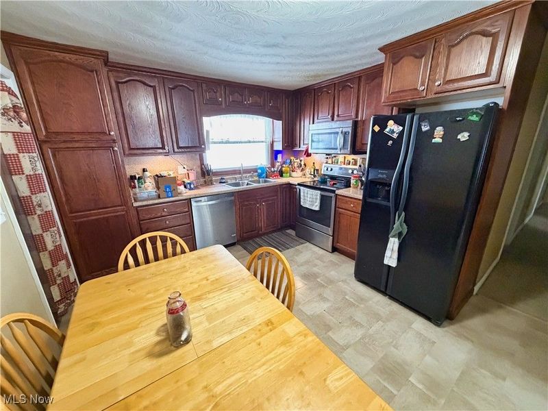 47823 Lincoln Street, Calcutta, OH 43920 Photo 4