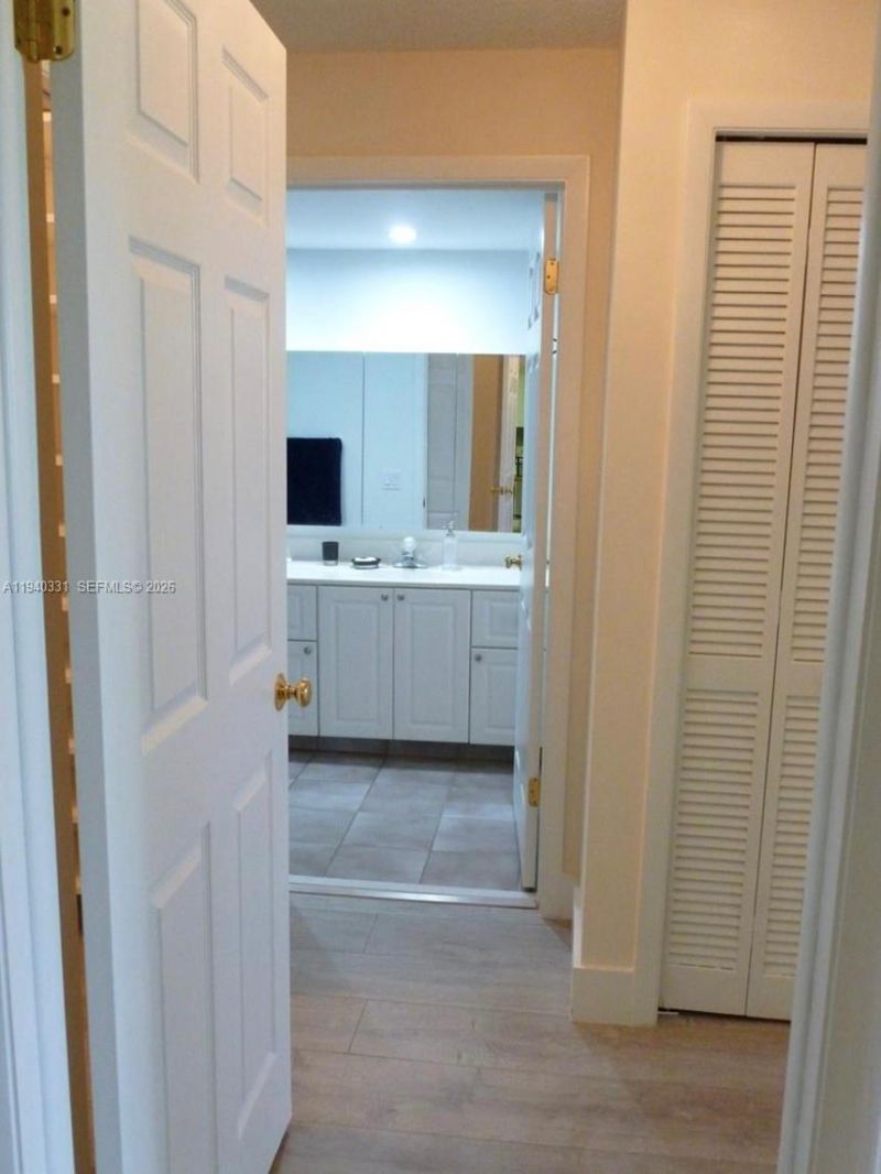 16300 Golf Club Rd, Unit 203, Weston, FL 33326 Photo