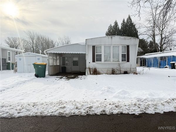 10 Laurel Street, Akron, NY 14001