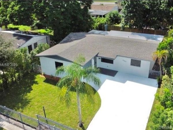 7450 Hope St, Hollywood, FL 33024