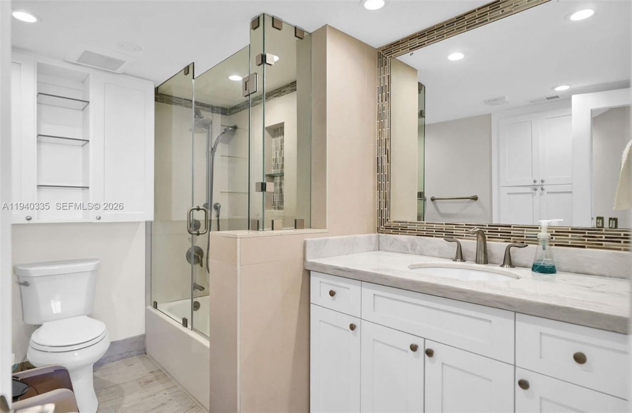 801 N Venetian Dr, Unit 201, Miami, FL 33139 Photo