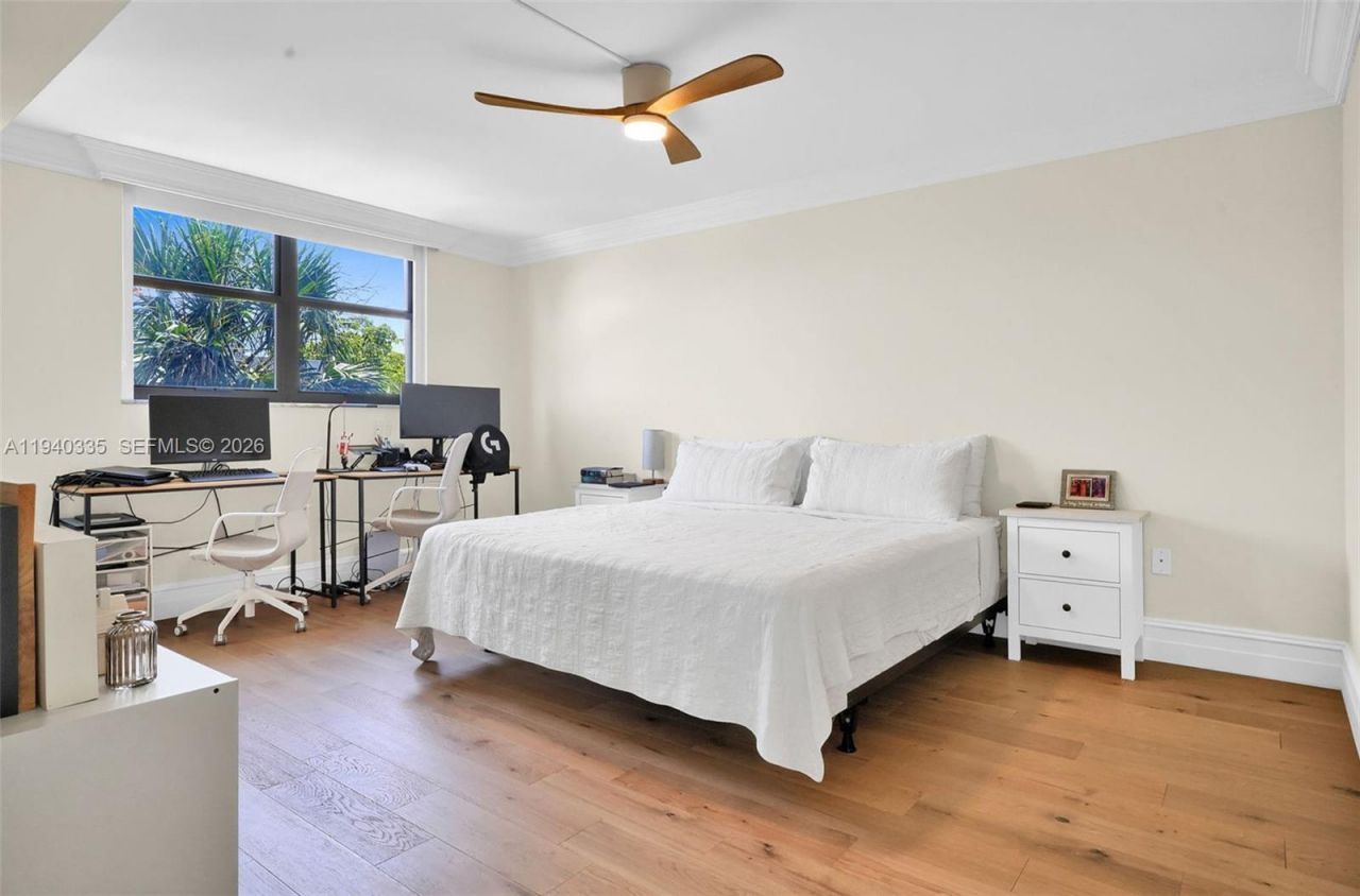 801 N Venetian Dr, Unit 201, Miami, FL 33139 Photo