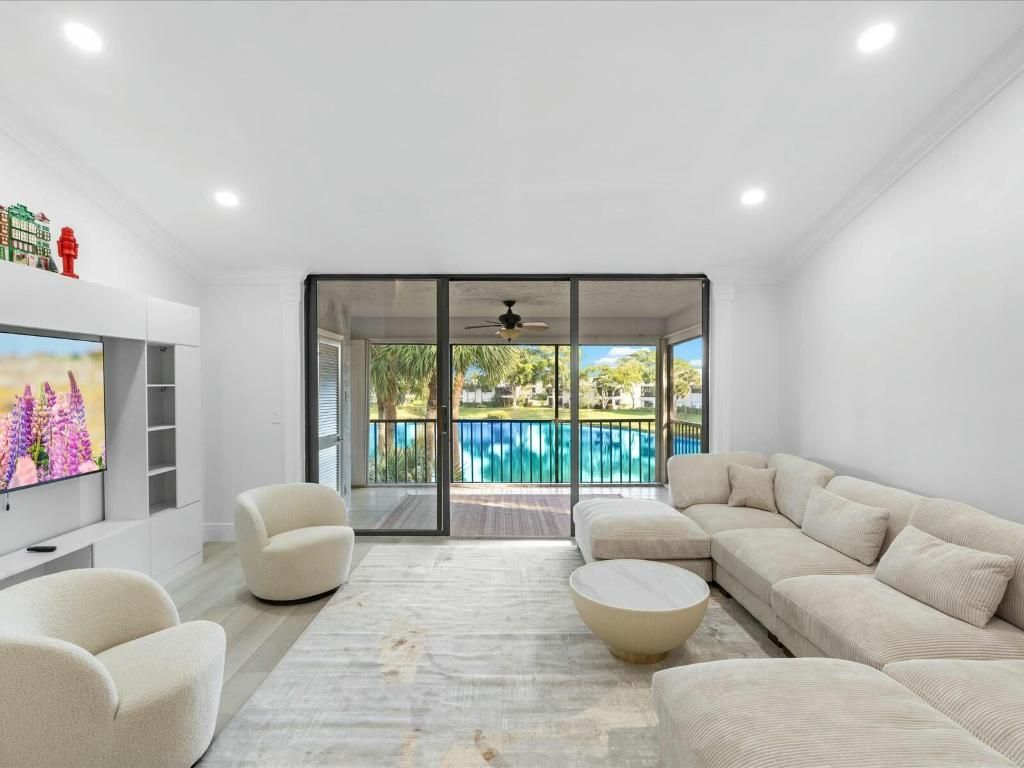 36 Eastgate Drive, Unit H, Boynton Beach, FL 33436 Photo