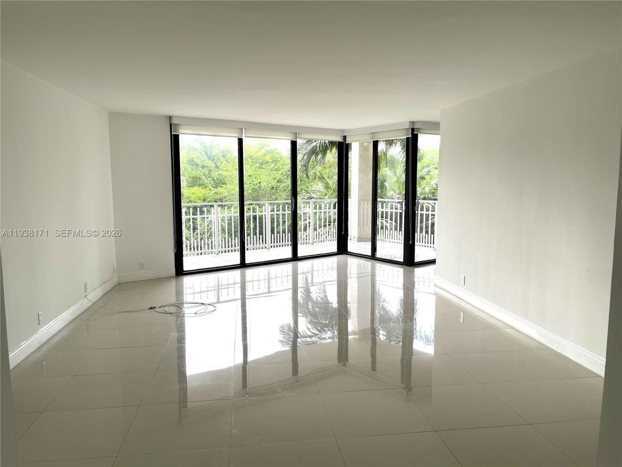 2000 Towerside Ter, Unit 407, Miami, FL 33138 Photo