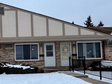 25348 Franklin Terrace, South Lyon, MI 48178