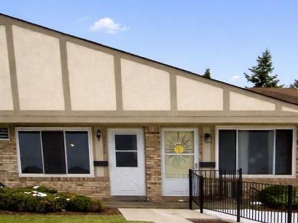 25348 Franklin Terrace, South Lyon, MI 48178