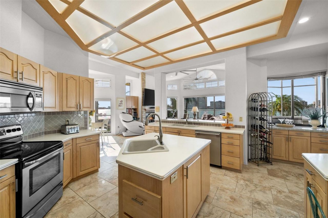 5287 61st Avenue S, Saint Petersburg, FL 33715 Photo