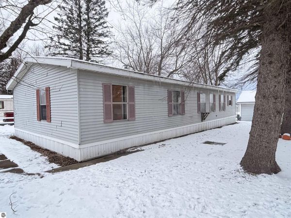 452 Elm Street, Unit 6, Breckenridge, MI 48615
