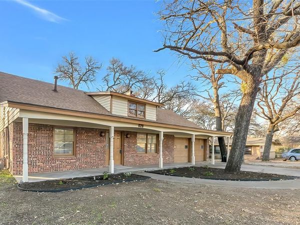 828 S Collins Street, Arlington, TX 76010