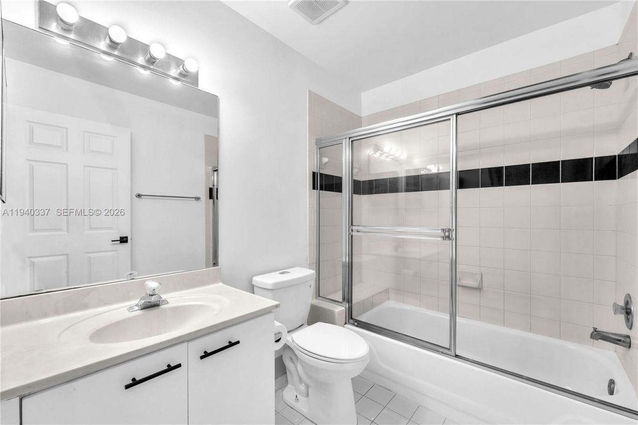 1450 Weeping Willow Way, Hollywood, FL 33019 Photo