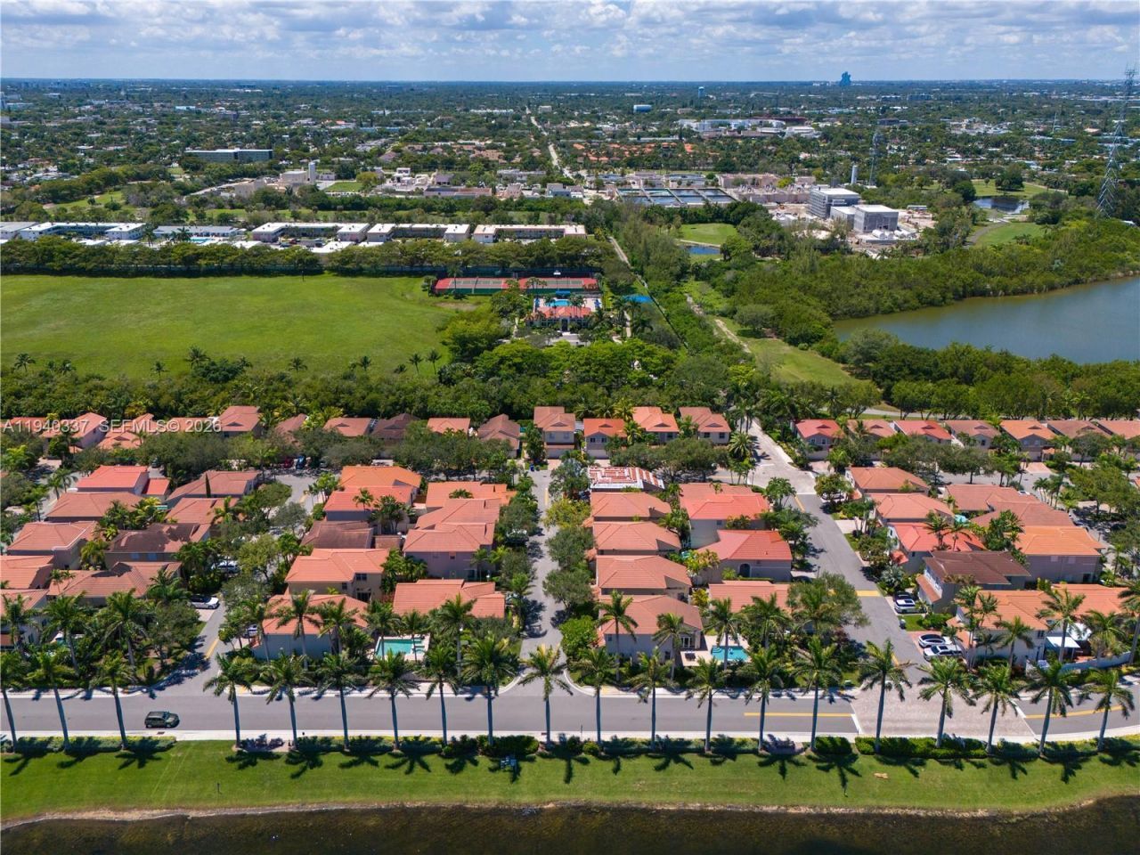 1450 Weeping Willow Way, Hollywood, FL 33019 Photo