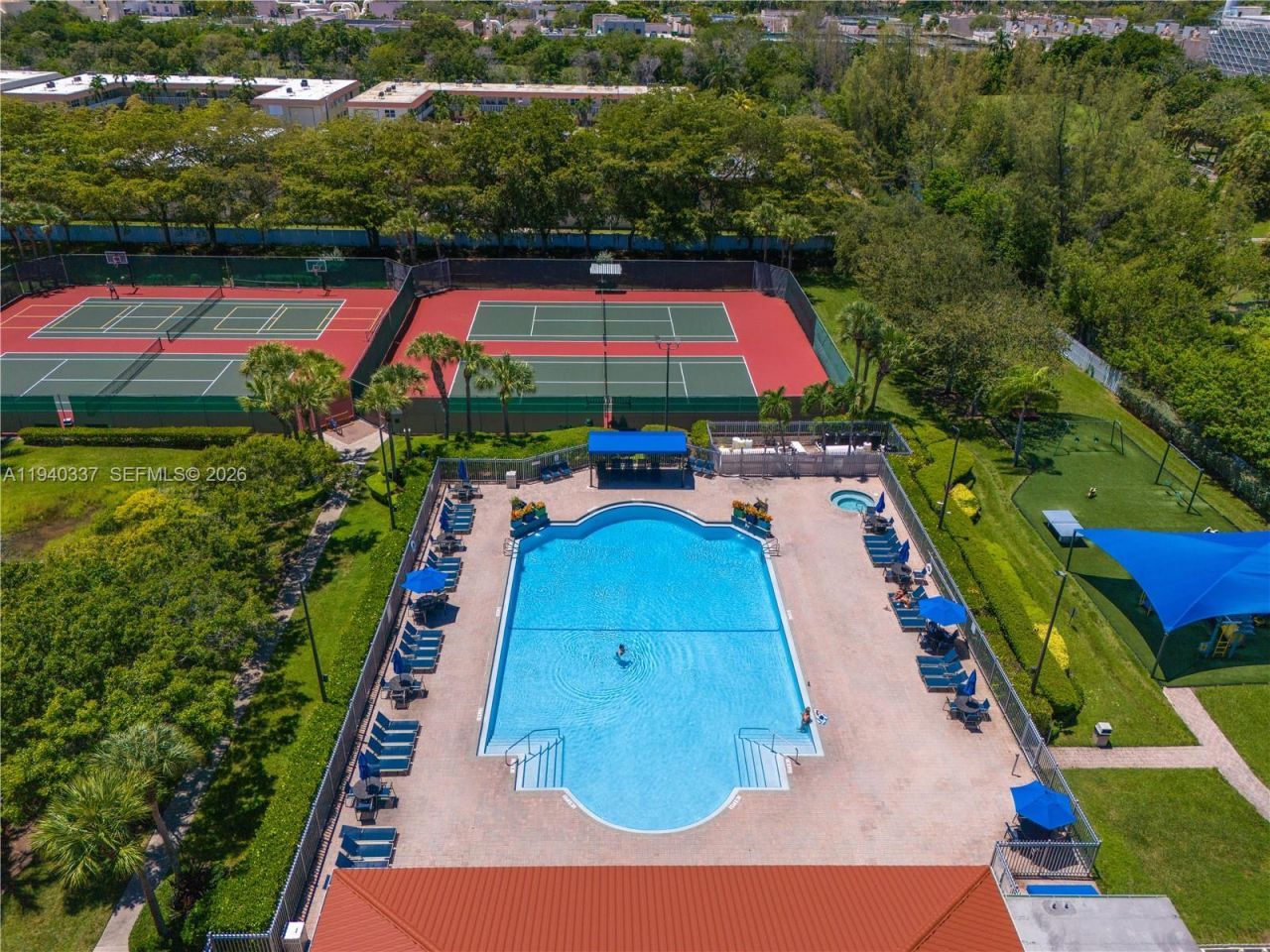 1450 Weeping Willow Way, Hollywood, FL 33019 Photo