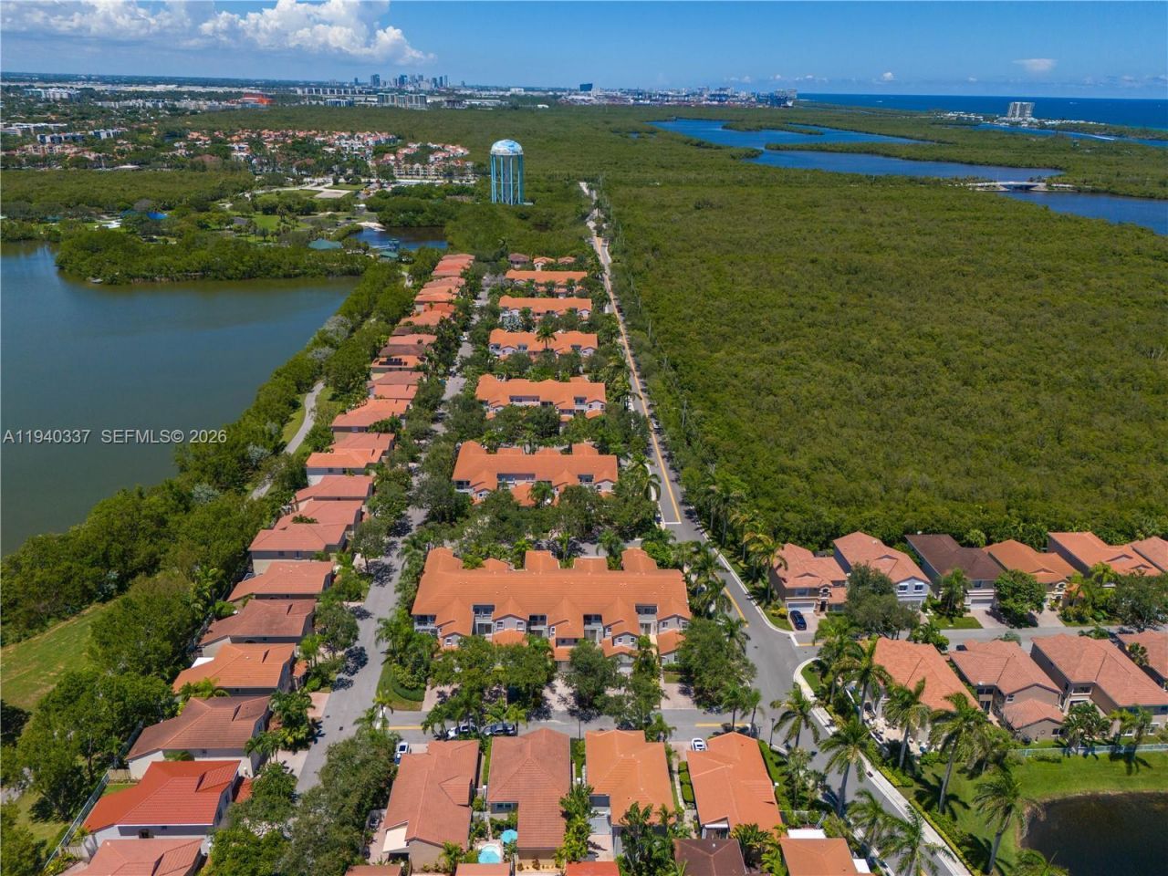 1450 Weeping Willow Way, Hollywood, FL 33019 Photo