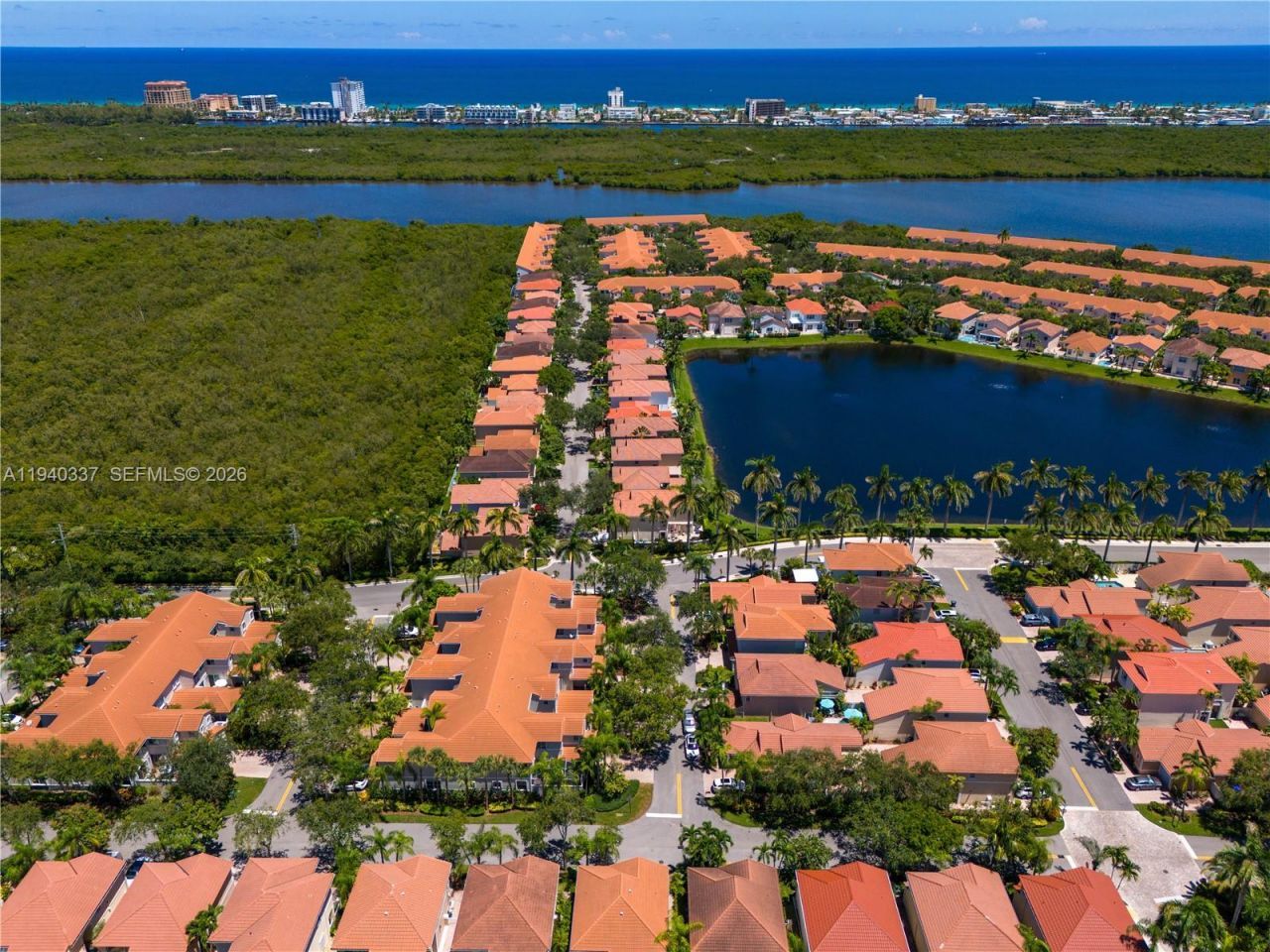 1450 Weeping Willow Way, Hollywood, FL 33019 Photo