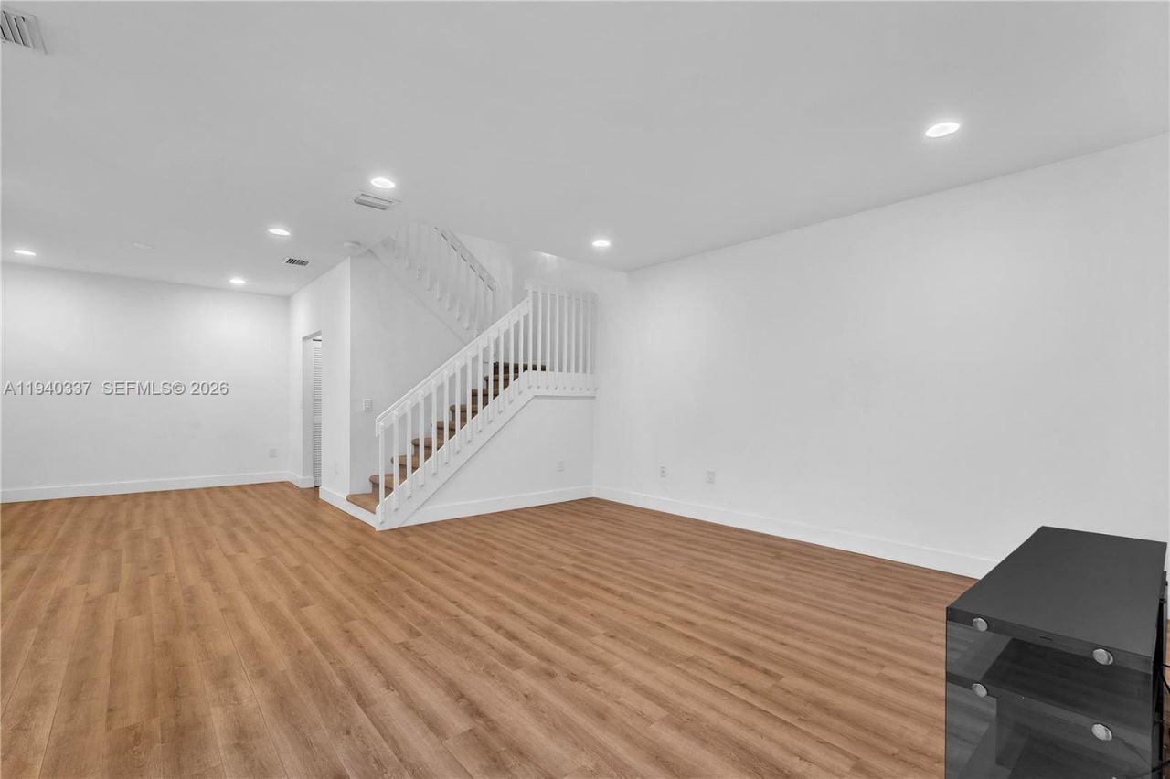 1450 Weeping Willow Way, Hollywood, FL 33019 Photo