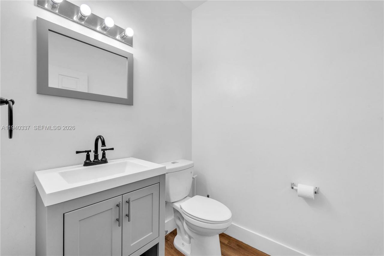 1450 Weeping Willow Way, Hollywood, FL 33019 Photo