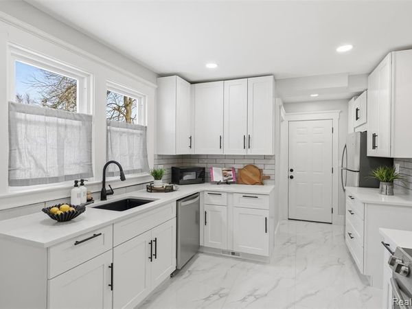 15904 Parkside Street, Detroit, MI 48238