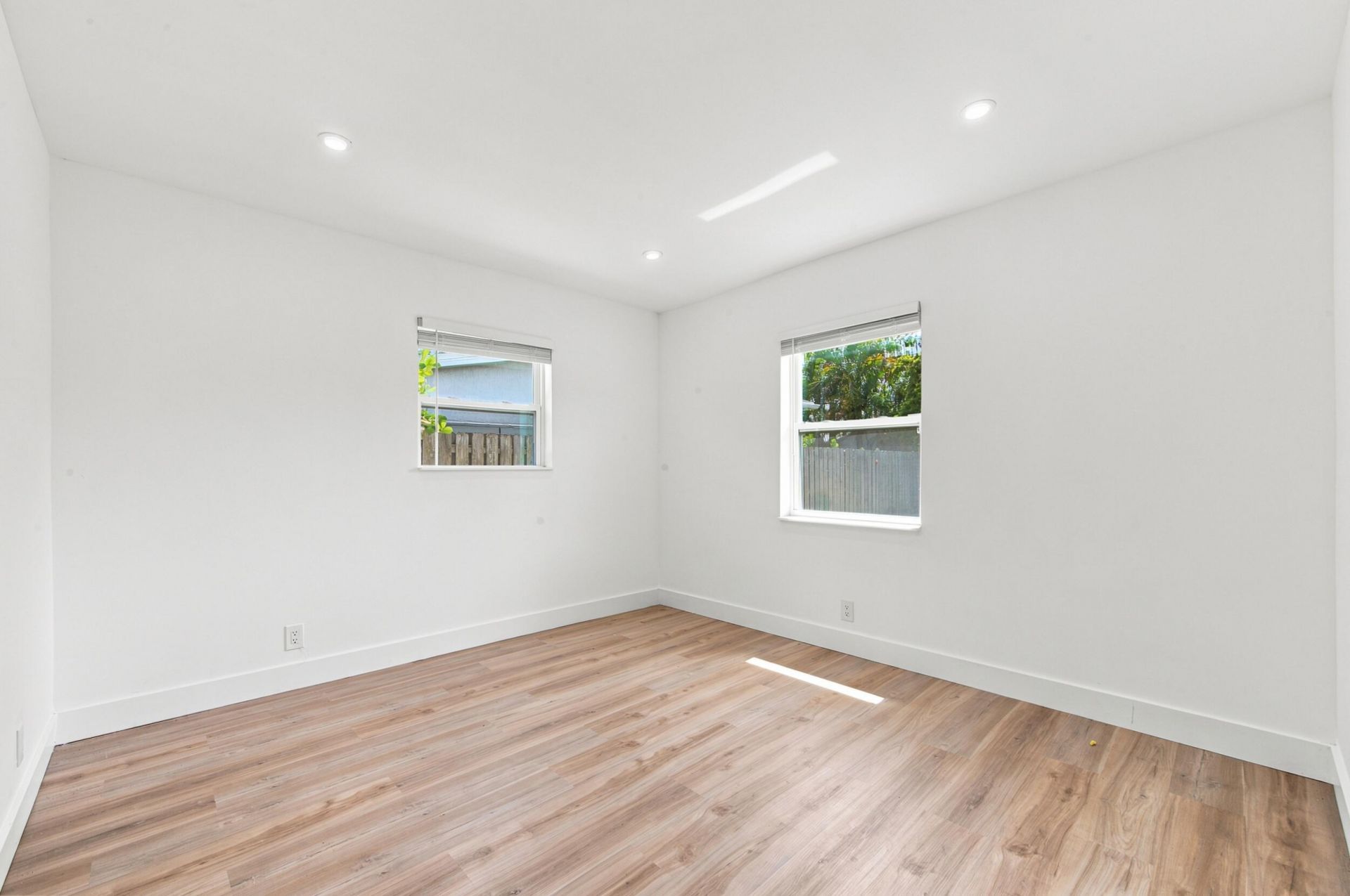 4841 NE 5th Terrace, Fort Lauderdale, FL 33334 Photo